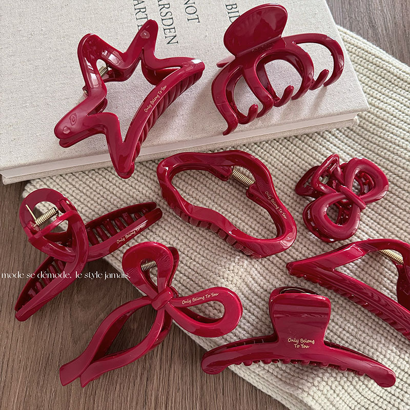 Resin Art Alphabet - Koleksi merah Tahun Baru klip ambil
